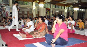 The First Lady of the State Smt Rita Rajkhowa, officers and officials of the Governor�s Secretariat, members of the Raj Bhavan families and security personnel of Indo Tibetan Border Police participated in the session was organised in the Darbar Hall of the Raj Bhavan, Itanagar on 21st June 2016. 
